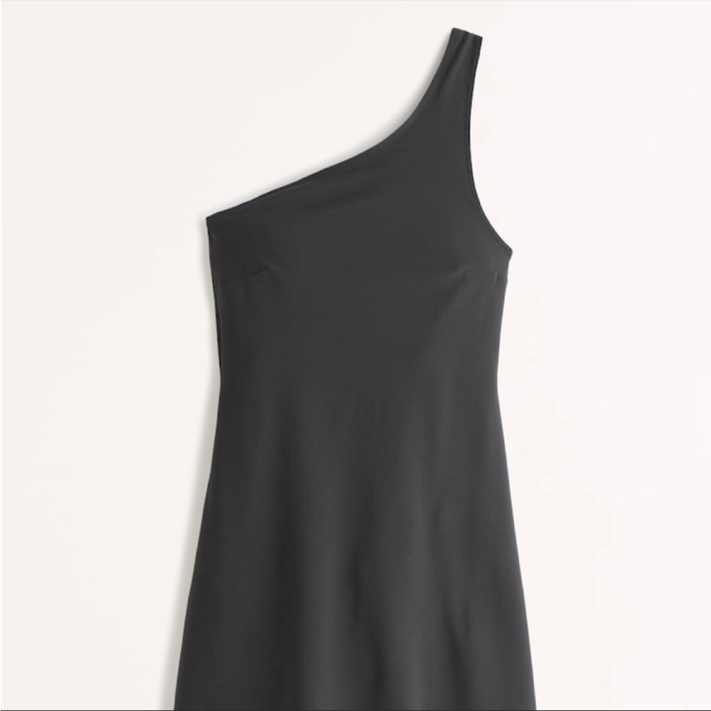NWOT Abercrombie one-shoulder traveler dress